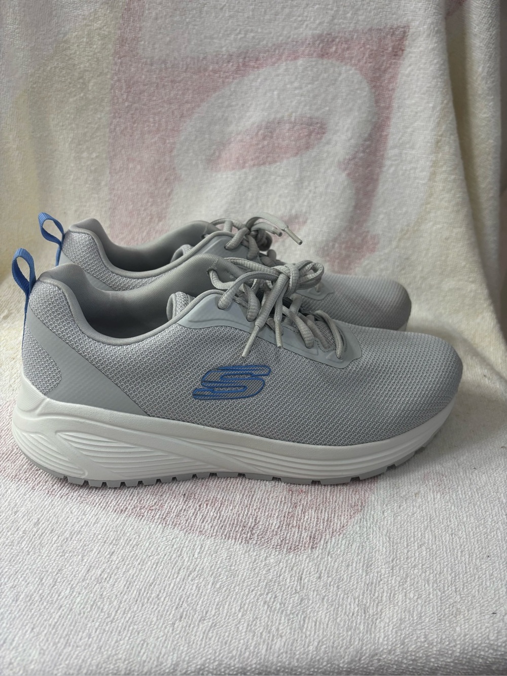 Skechers Memory Foam
Sparrow 2.0 Lace Up Gray
Women's Sz 8.5